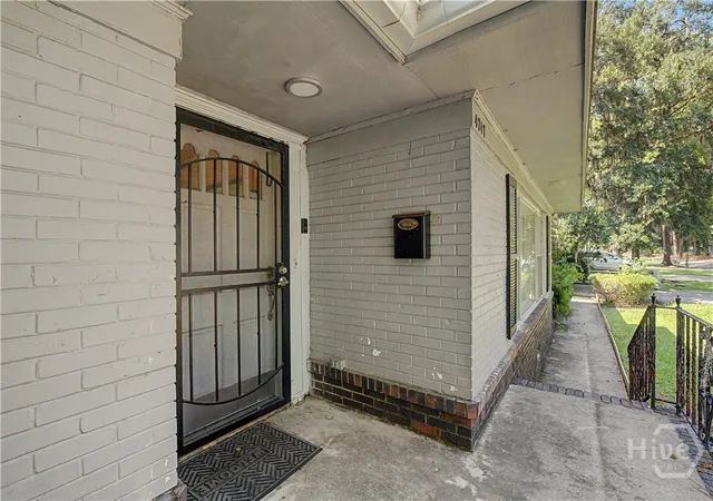 Photo 4 of Single family home for sale at 4747 Oakview Dr, Savannah, GA 31405 | MLS# SA362760 | Listing updated on 2026-08-18