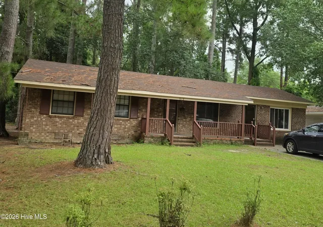 Photo 1 of Single family home for sale at 612 Calhoun St, Clinton, NC 28328 | MLS# 100595564 | Listing updated on 2026-08-11