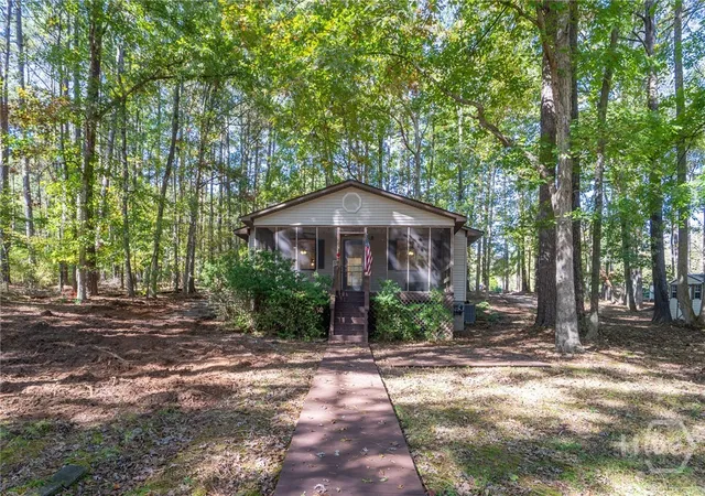 Homes for sale in Eatonton, GA | 248 W River Bend Dr, Eatonton, GA 31024 | MLS# CL344896