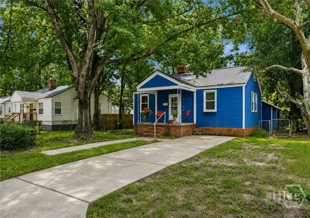 Photo 2 of Single family home for sale at 2123 Utah St, Savannah, GA 31404 | MLS# SA361185 | Listing updated on 2026-07-24