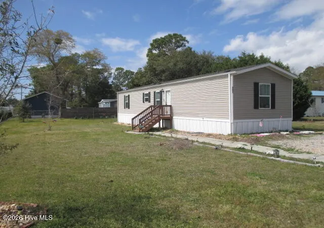 Photo 4 of Manufactured home for sale at 107 Paradise Ln, Newport, NC 28570 | MLS# 100562527 | Listing updated on 2026-09-21