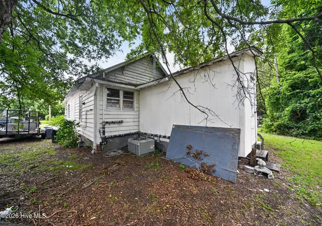 Photo 4 of Single family home for sale at 1308 Dancy St, Tarboro, NC 27886 | MLS# 100591865 | Listing updated on 2026-09-16