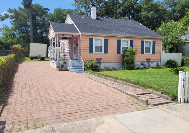 Photo 1 of Single family home for sale at 814 Woodlawn Ave, Wilmington, NC 28401 | MLS# 100531827 | Listing updated on 2026-08-31