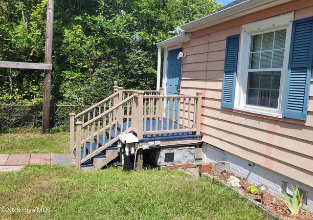 Photo 3 of Single family home for sale at 814 Woodlawn Ave, Wilmington, NC 28401 | MLS# 100531827 | Listing updated on 2026-08-31