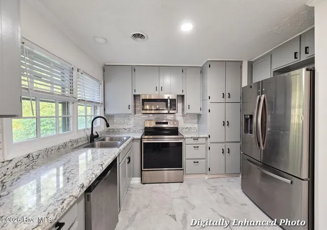 Photo 5 of Single family home for sale at 13 Collins Dr, Midway Park, NC 28544 | MLS# 100597154 | Listing updated on 2026-08-18