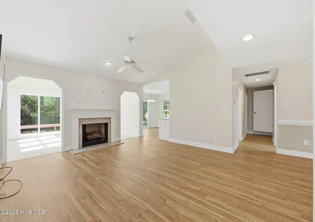 Photo 4 of Single family home for sale at 1007 Barkentine Dr, New Bern, NC 28560 | MLS# 100577363 | Listing updated on 2026-08-26