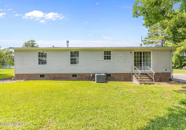 Photo 4 of Manufactured home for sale at 1165 Old Smithfield Rd, Goldsboro, NC 27530 | MLS# 100591313 | Listing updated on 2026-09-03