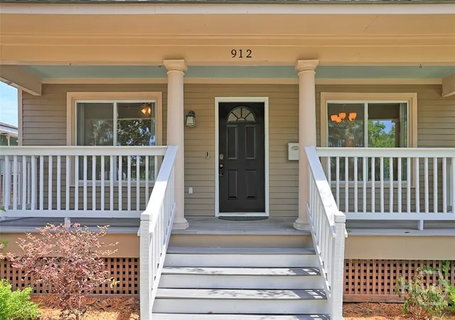 Photo 2 of Single family home for sale at 912 E 37th Street, Savannah, GA 31401 | MLS# SA358079 | Listing updated on 2026-09-09