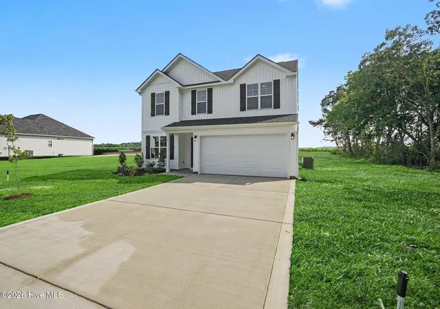 Photo 3 of Single family home for sale at 207 Baxley Dr, Dunn, NC 28334 | MLS# 100581952 | Listing updated on 2026-08-28