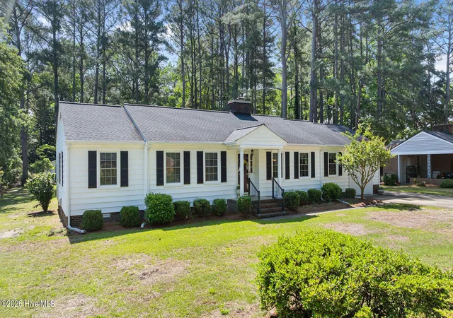 Homes for sale in Goldsboro, NC | 1925 Pinemont Cir, Goldsboro, NC 27534 | MLS# 100575223