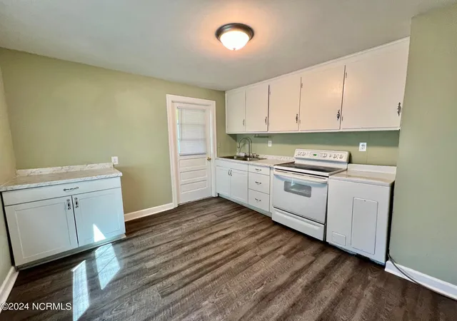 Photo 3 of Single family home for sale at 4110 E Pine St, Farmville, NC 27828 | MLS# 100592562 | Listing updated on 2026-07-30