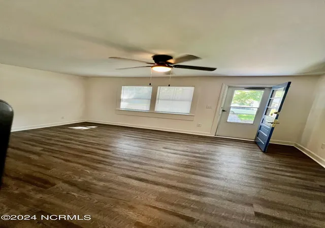 Photo 4 of Single family home for sale at 4110 E Pine St, Farmville, NC 27828 | MLS# 100592562 | Listing updated on 2026-07-30