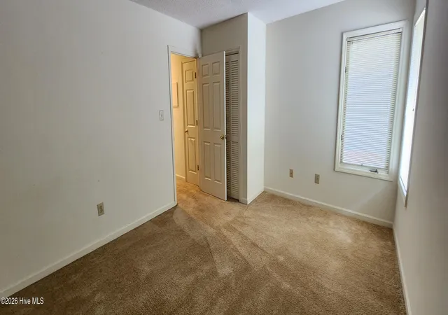 Listing Photo 2 - Condo for sale in building located at 1904 Sherbrooke Cir, Laurinburg, NC 28352 - Unit #