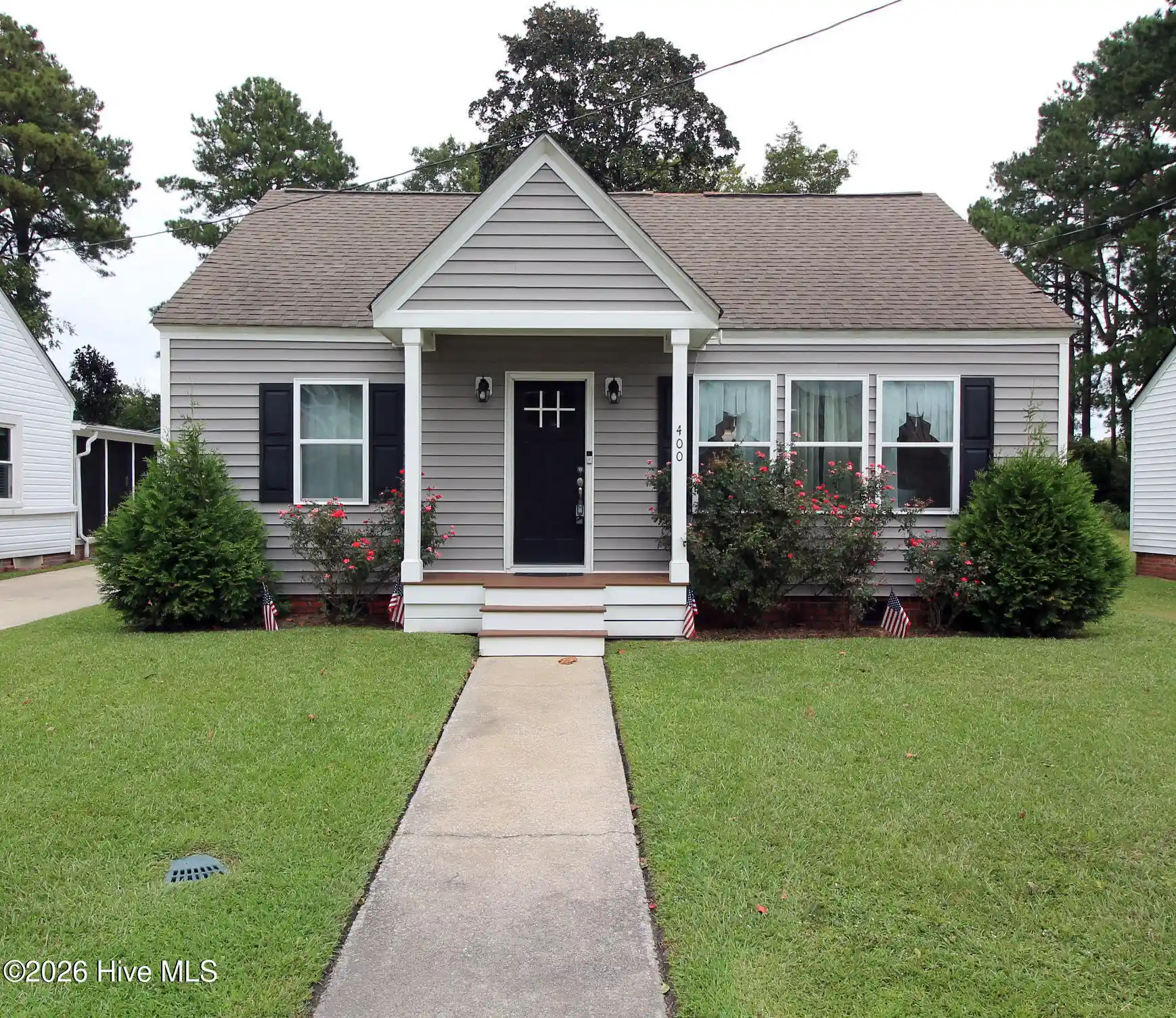 Photo 1 of Single family home for sale at 400 E 11th Street, Washington, NC 27889 | MLS# 100606181 | Listing updated on 2026-10-28