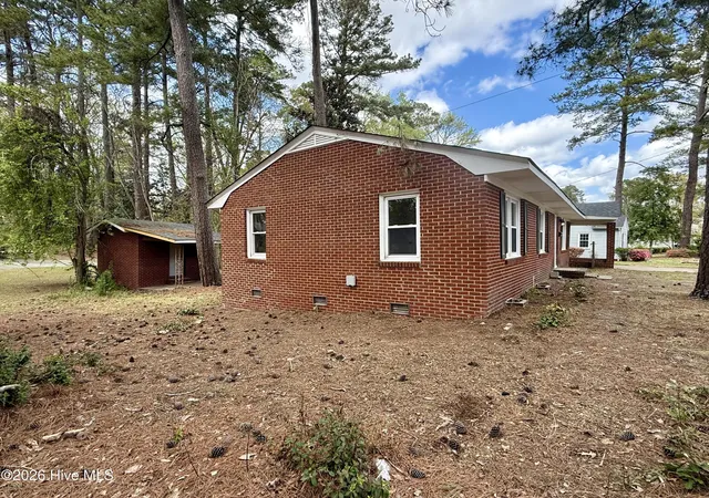 Photo 3 of Single family home for sale at 1004 Hyland Ave, Williamston, NC 27892 | MLS# 100563643 | Listing updated on 2026-10-01