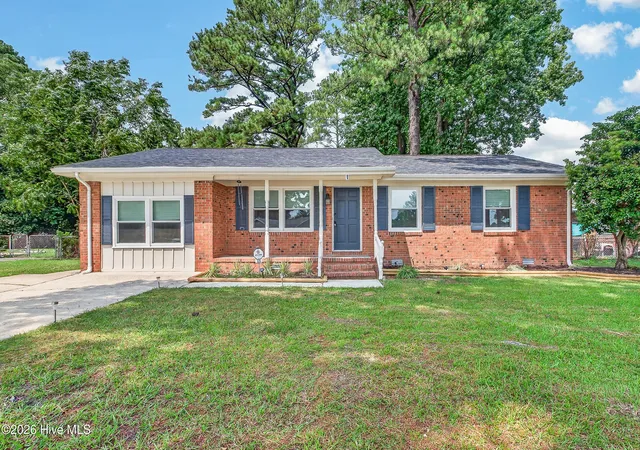 Photo 1 of Single family home for sale at 125 Linda Loop, Jacksonville, NC 28546 | MLS# 100594106 | Listing updated on 2026-08-31
