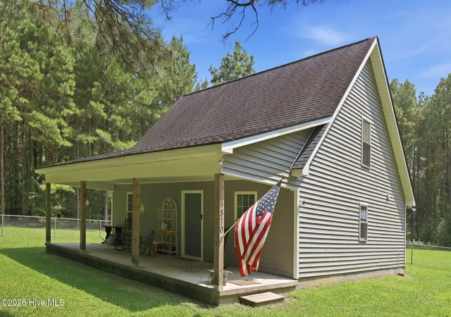 Photo 2 of Single family home for sale at 9870 Nc 33 E, Chocowinity, NC 27817 | MLS# 100595679 | Listing updated on 2026-08-18