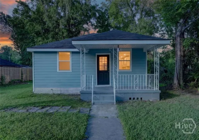 Homes for sale in Savannah, GA | 1329 E 33rd St, Savannah, GA 31404 | MLS# SA356580