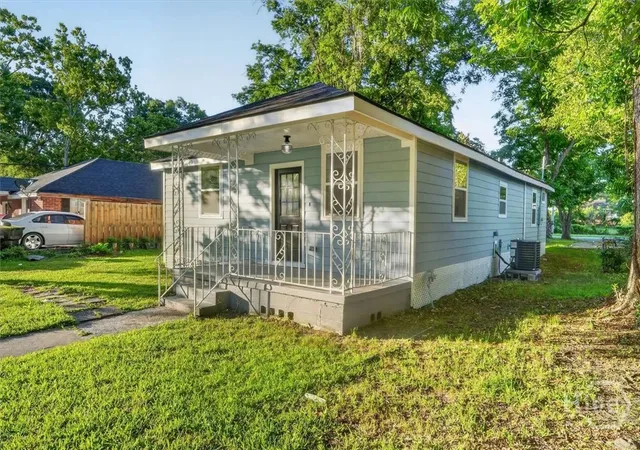 Homes for sale in Savannah, GA | 1329 E 33Rd St, Savannah, GA 31404 | MLS# SA356580