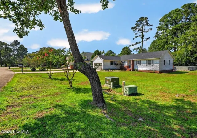 Photo 2 of Single family home for sale at 6103 Falcon Dr, New Bern, NC 28560 | MLS# 100589589 | Listing updated on 2026-08-29