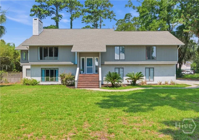 Homes for sale in Richmond Hill, GA | 170 Bluff Dr, Richmond Hill, GA 31324 | MLS# SA359973