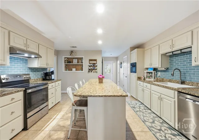Homes for sale in Richmond Hill, GA | 170 Bluff Dr, Richmond Hill, GA 31324 | MLS# SA359973