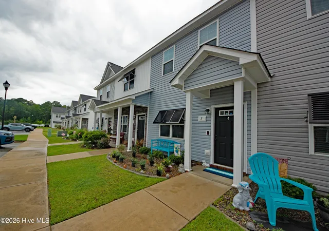 Photo 3 of Townhouse for sale at 7 Catalina Cir, Swansboro, NC 28584 | MLS# 100592800 | Listing updated on 2026-08-17