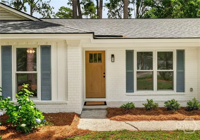 Homes for sale in Savannah, GA | 208 Dobson Rd, Savannah, GA 31410 | MLS# SA358895
