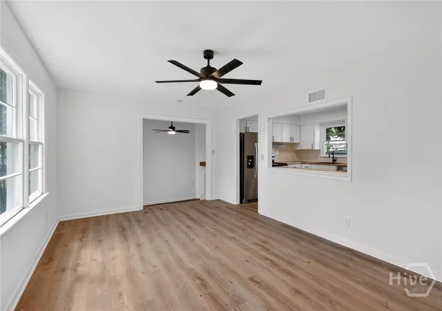 Photo 3 of Single family home for sale at 325 Bunting Dr, Savannah, GA 31404 | MLS# SA361494 | Listing updated on 2026-09-04