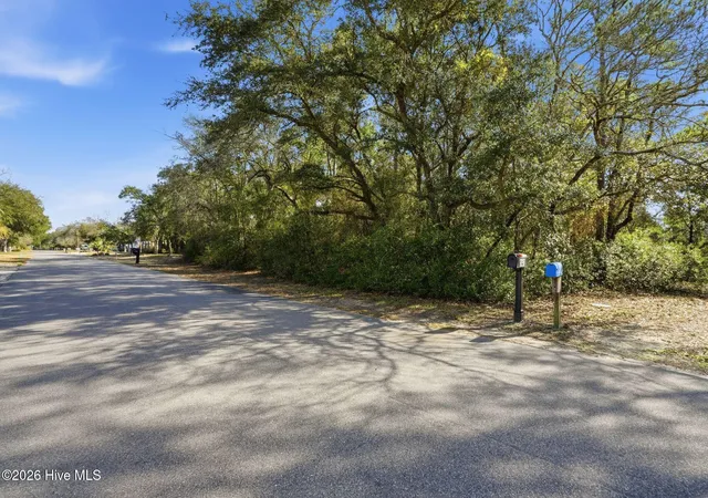 2nd image of 142 Nw 1st St, Oak Island, NC 28465 | MLS# 100559673