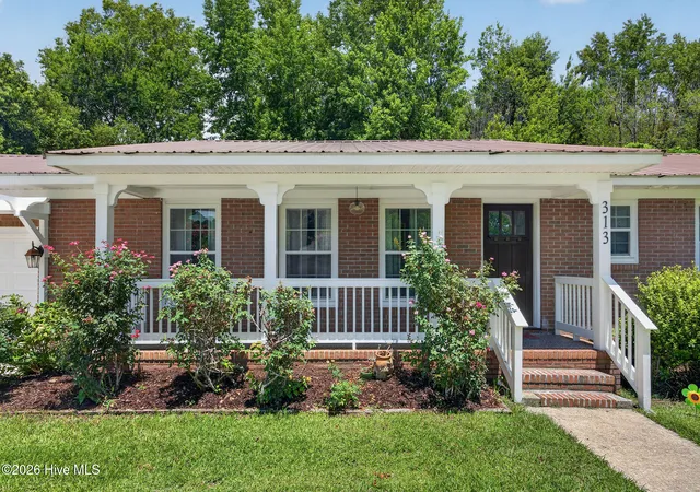 Photo 3 of Single family home for sale at 313 Early Dr, Wilmington, NC 28412 | MLS# 100594502 | Listing updated on 2026-09-14