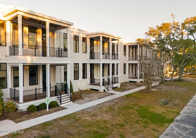 2nd image of 805 Mulberry St #Unit 215, Beaufort, NC 28516 | MLS# 100578681