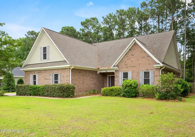 Photo 2 of Single family home for sale at 330 Crown Pointe Dr, Hampstead, NC 28443 | MLS# 100585478 | Listing updated on 2026-07-23