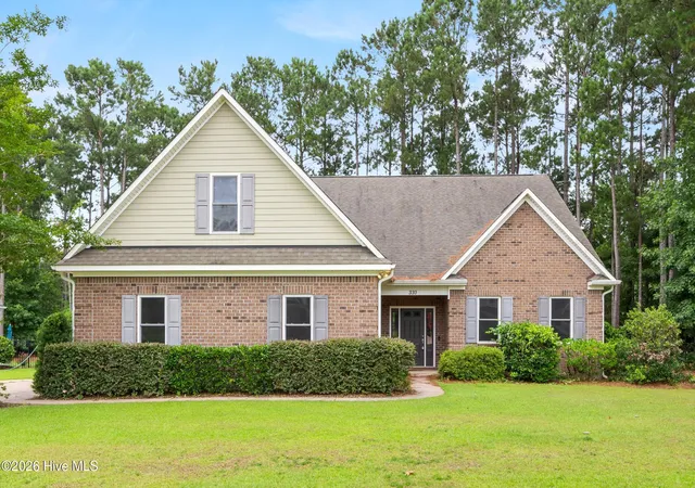 Photo 3 of Single family home for sale at 330 Crown Pointe Dr, Hampstead, NC 28443 | MLS# 100585478 | Listing updated on 2026-07-23