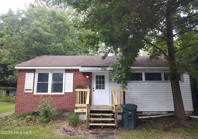 1st image of 1201 Simmons St, New Bern, NC 28560 | MLS# 100582862