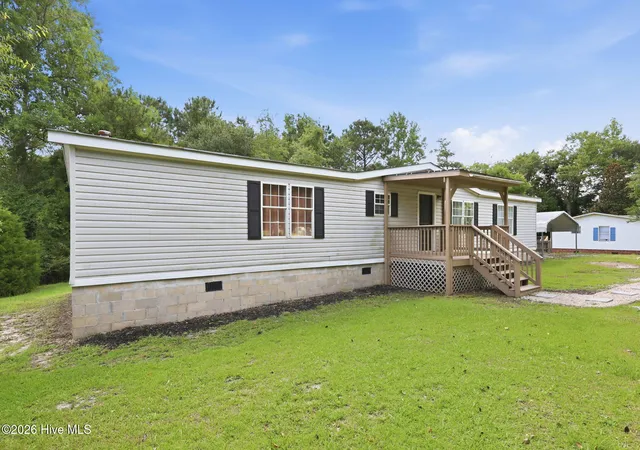 Photo 2 of Manufactured home for sale at 123 Youpon Dr, Hubert, NC 28539 | MLS# 100584186 | Listing updated on 2026-08-27