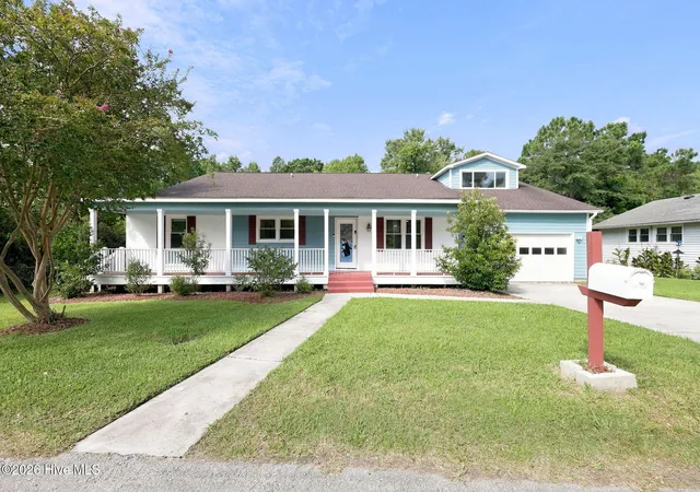 Photo 1 of Single family home for sale at 639 W Shore Dr, Swansboro, NC 28584 | MLS# 100596188 | Listing updated on 2026-09-04