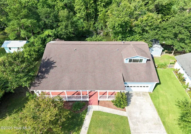 Photo 3 of Single family home for sale at 639 W Shore Dr, Swansboro, NC 28584 | MLS# 100596188 | Listing updated on 2026-09-04
