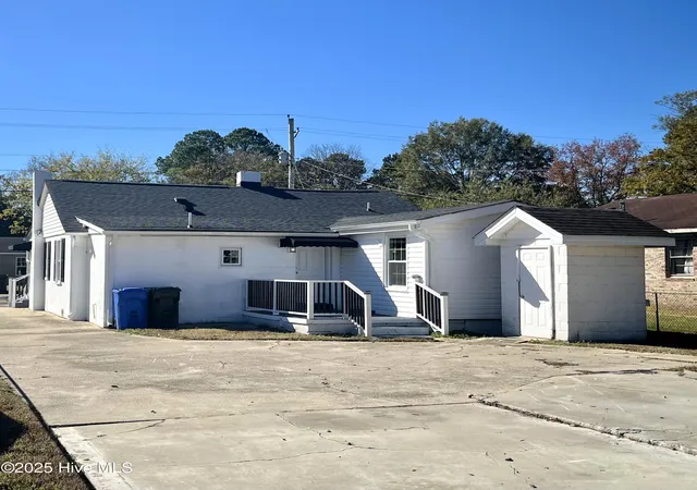 Photo 2 of Single family home for sale at 1633 Freeman St Se, Wilson, NC 27893 | MLS# 100539967 | Listing updated on 2026-03-02