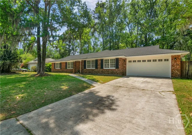 2nd image of 13 Barrington Cir, Savannah, GA 31419 | MLS# SA354483