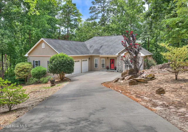 Photo 2 of Single family home for sale at 207 Rolland Pl, Mc Cormick, SC 29835 | MLS# 100592886 | Listing updated on 2026-07-31