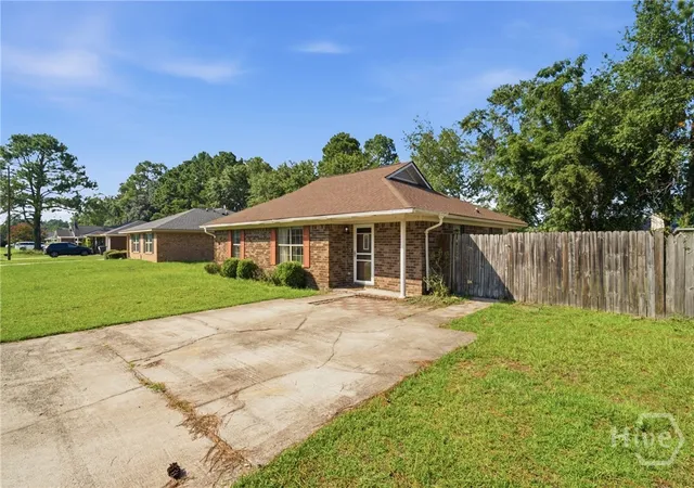 Photo 2 of Single family home for sale at 1328 Loblolly Dr, Hinesville, GA 31313 | MLS# SA362849 | Listing updated on 2026-08-18