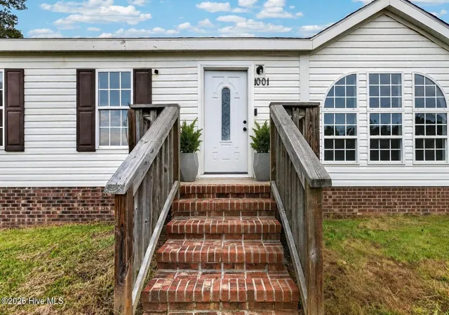 Photo 3 of Manufactured home for sale at 1001 Ocracoke Ct, Jacksonville, NC 28546 | MLS# 100599973 | Listing updated on 2026-09-03