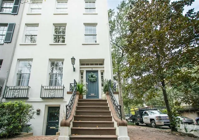 Photo 2 of Condo for sale at 1 E Gordon St #Garden, Savannah, GA 31401 | MLS# SA363150 | Listing updated on 2026-09-02