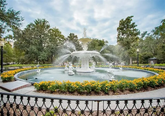 Listing Photo 2 - Condo for sale in building located at 1 E Gordon St, Savannah, GA 31401 - Unit #Garden