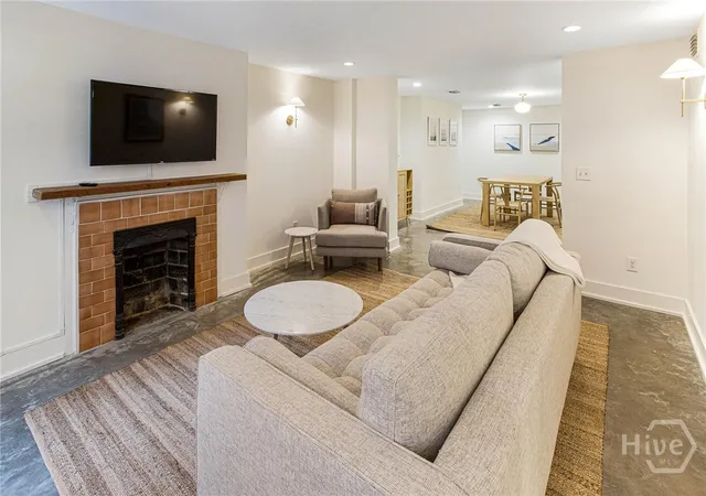 Photo 3 of Condo for sale at 1 E Gordon St #Garden, Savannah, GA 31401 | MLS# SA363150 | Listing updated on 2026-09-02