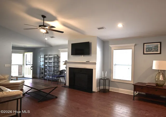 Photo 3 of Single family home for sale at 2117 Maple Leaf Dr, Southport, NC 28461 | MLS# 100566970 | Listing updated on 2026-09-01