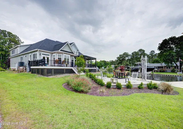 Photo 2 of Single family home for sale at 113 Bowline Rd, New Bern, NC 28562 | MLS# 100571120 | Listing updated on 2026-09-11