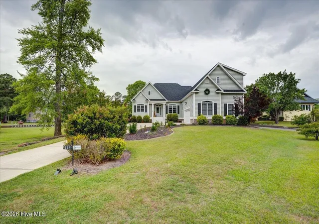Photo 3 of Single family home for sale at 113 Bowline Rd, New Bern, NC 28562 | MLS# 100571120 | Listing updated on 2026-09-11
