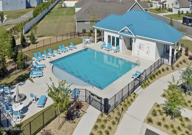 Photo 4 of Single family home for sale at 8816 Canoe Brk Ct, Wilmington, NC 28411 | MLS# 100583379 | Listing updated on 2026-09-11